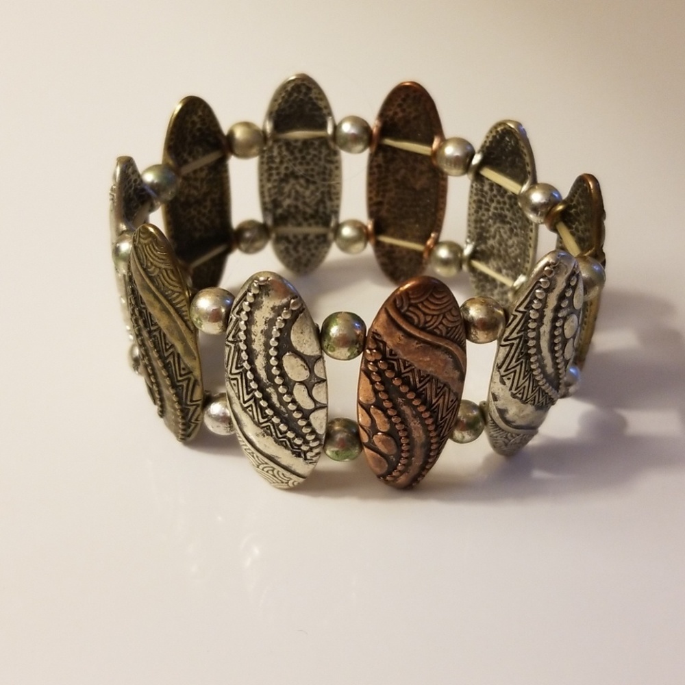 Bracelets - Picture 2 of 3